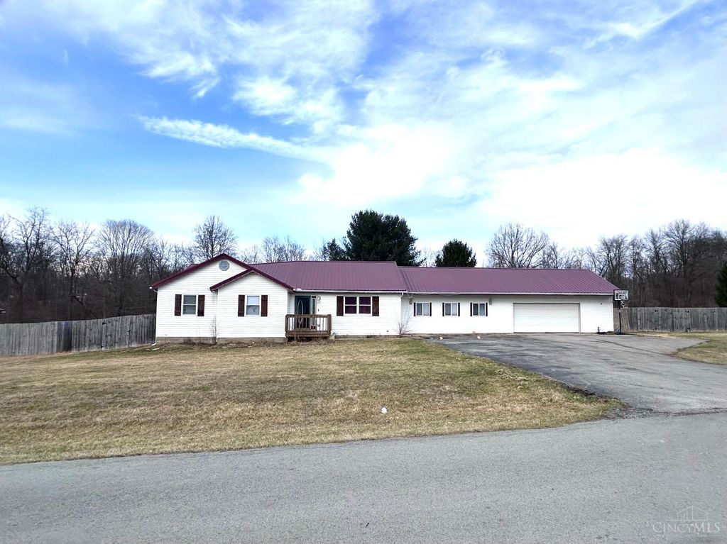 300 Adare Court, Lynchburg, OH 45142