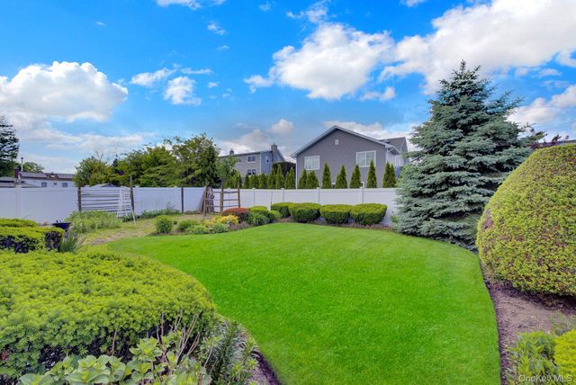 312 Eastlake Avenue, Massapequa Park, NY 11762