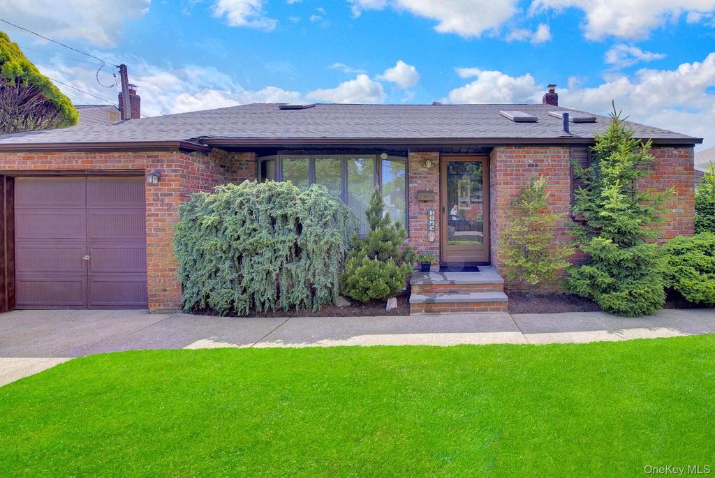 312 Eastlake Avenue, Massapequa Park, NY 11762