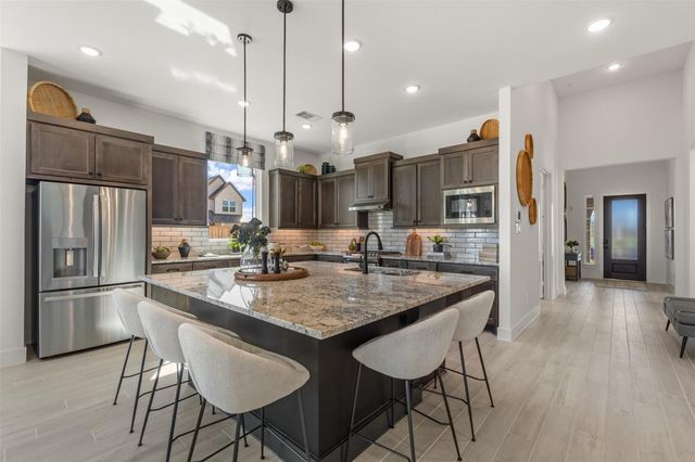 12135 Canal View Boulevard, Mont Belvieu, TX 77523