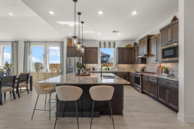 12135 Canal View Boulevard, Mont Belvieu, TX 77523