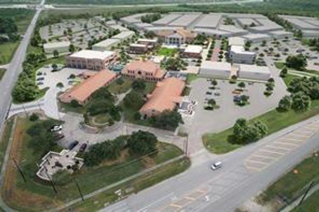 12135 Canal View Boulevard, Mont Belvieu, TX 77523
