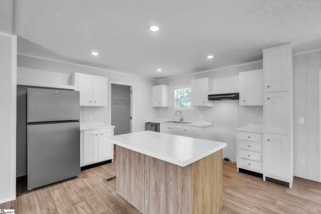 102 Kimberly Drive, Easley, SC 29642
