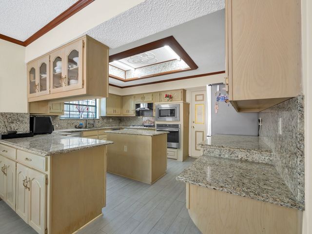10211 Shadow Way, Dallas, TX 75243