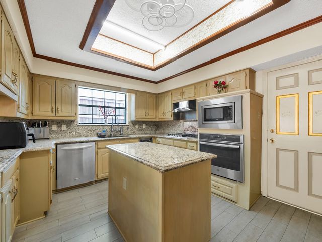 10211 Shadow Way, Dallas, TX 75243