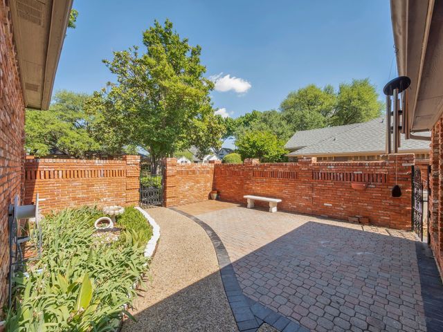 10211 Shadow Way, Dallas, TX 75243