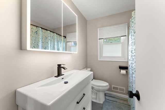 8820 Greenway Avenue S, Cottage Grove, MN 55016