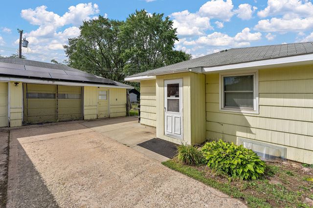 8820 Greenway Avenue S, Cottage Grove, MN 55016