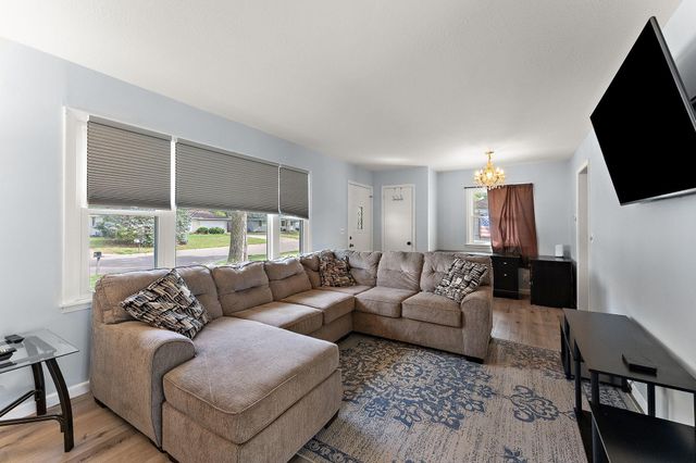 8820 Greenway Avenue S, Cottage Grove, MN 55016