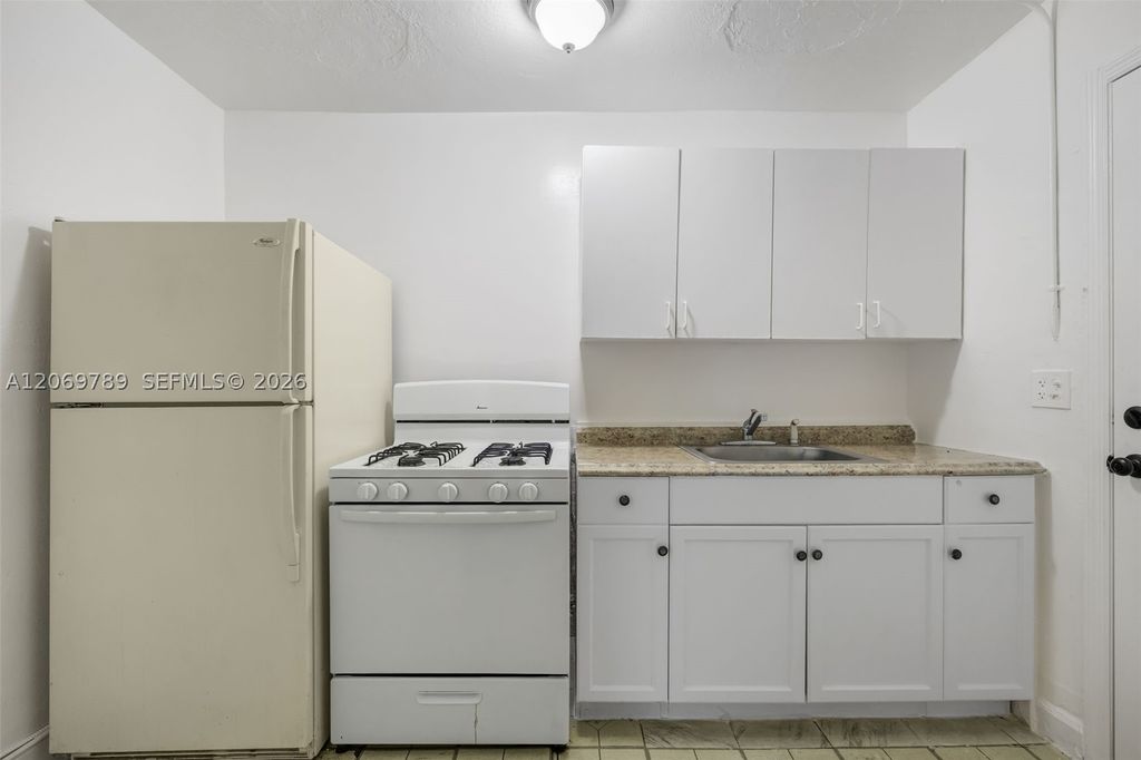126 SW 18th Ave 4, Miami, FL 33135