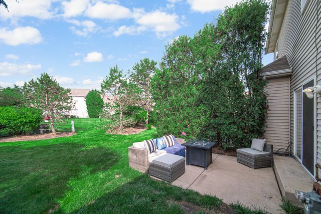 8112 Victoria Place, Crown Point, IN 46307