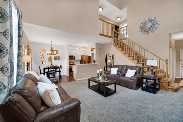 8112 Victoria Place, Crown Point, IN 46307