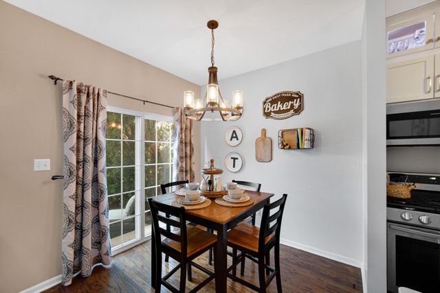 8112 Victoria Place, Crown Point, IN 46307