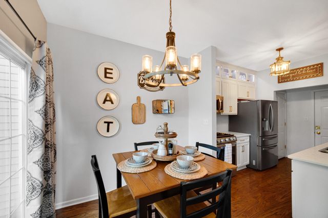 8112 Victoria Place, Crown Point, IN 46307
