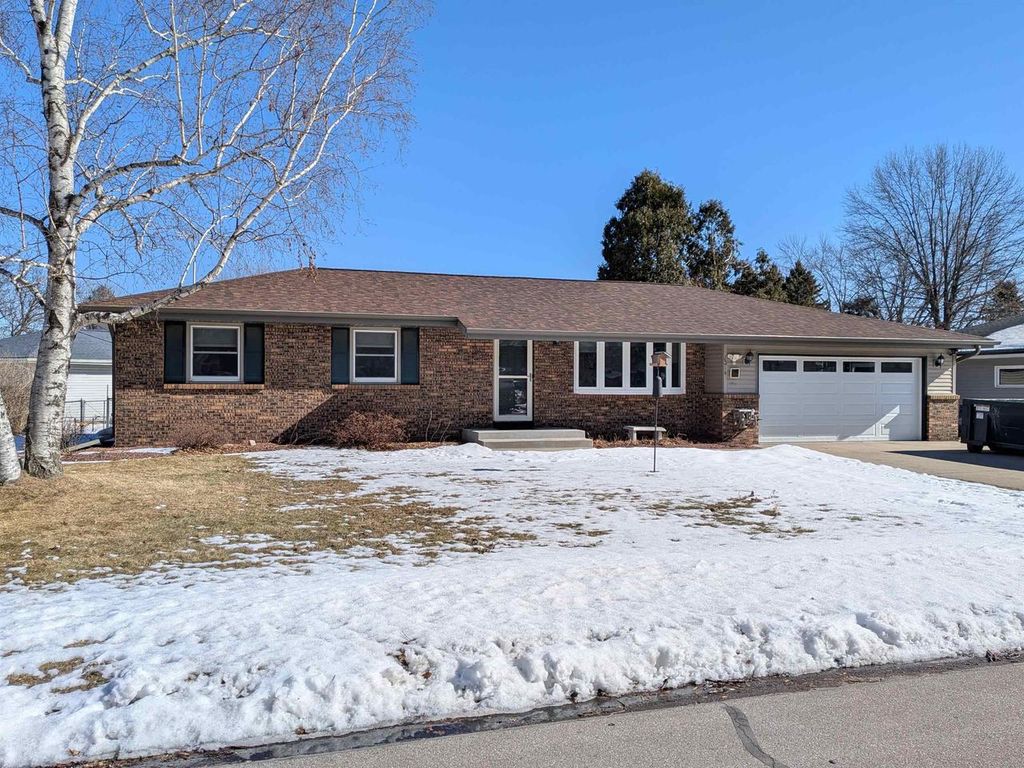 2314 N CLAREMONT DRIVE, Janesville, WI 53545