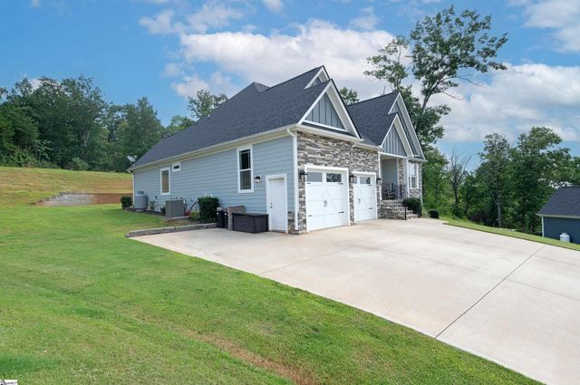 419 Navajo Court, Marietta, SC 29661