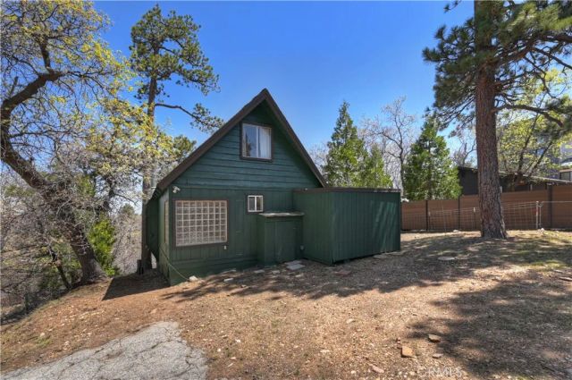 697 Villa Grove, Big Bear City, CA 92314