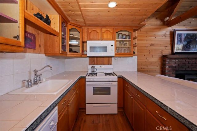 697 Villa Grove, Big Bear City, CA 92314