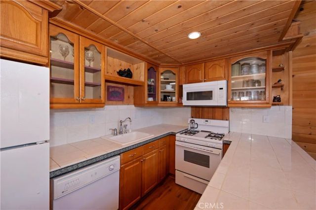 697 Villa Grove, Big Bear City, CA 92314