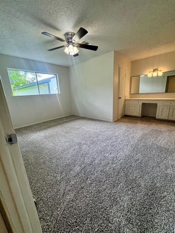 502 N Oak Street, Texas City, TX 77591