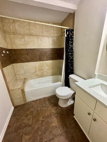 502 N Oak Street, Texas City, TX 77591