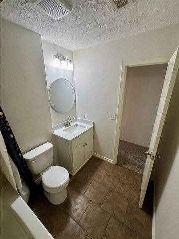 502 N Oak Street, Texas City, TX 77591