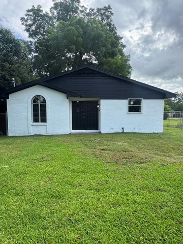 502 N Oak Street, Texas City, TX 77591