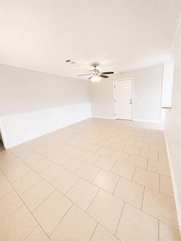 502 N Oak Street, Texas City, TX 77591