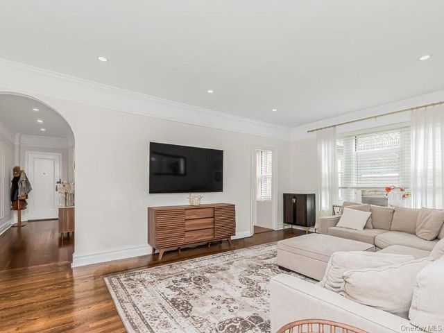 1440 Midland Avenue 5C, Bronxville, NY 10708