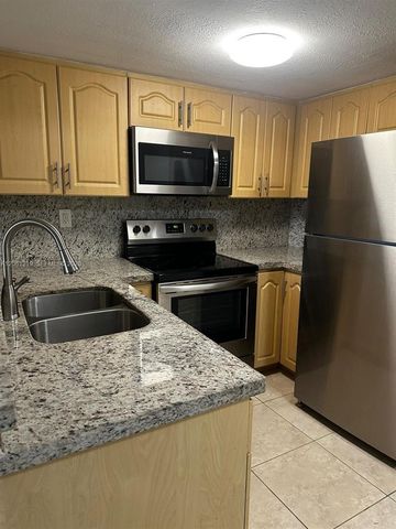8660 NW 6th Lane 5103, Miami, FL 33126