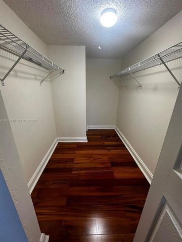 8660 NW 6th Lane 5103, Miami, FL 33126