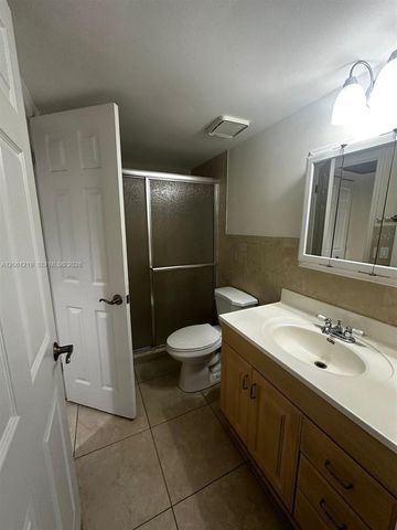 8660 NW 6th Lane 5103, Miami, FL 33126
