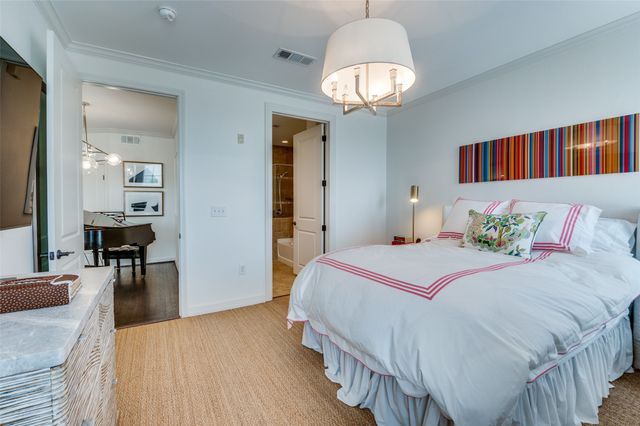 8616 Turtle Creek Boulevard 421, Dallas, TX 75225