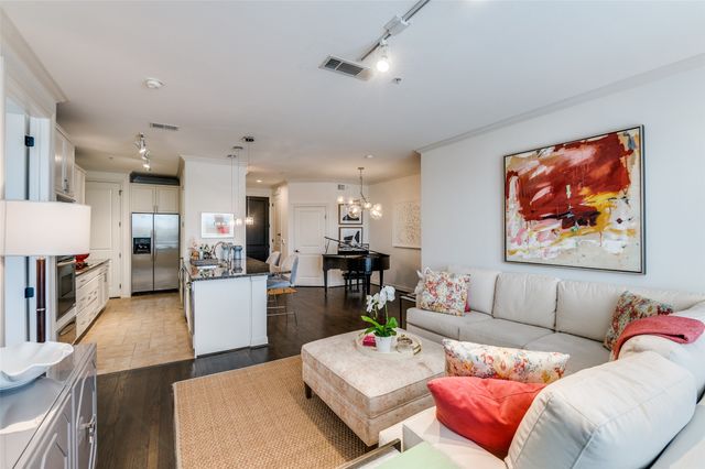 8616 Turtle Creek Boulevard 421, Dallas, TX 75225
