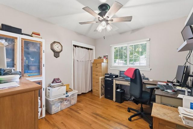 5739 E Hampton Way, Fresno, CA 93727