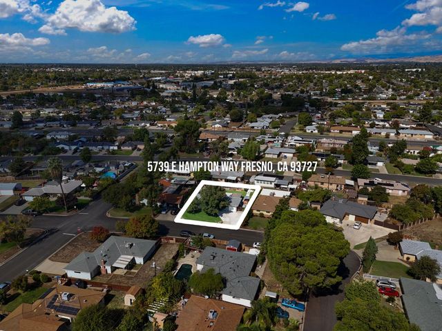 5739 E Hampton Way, Fresno, CA 93727