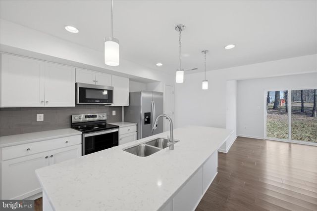 32 PITCH PINE CT, Bunker Hill, WV 25413