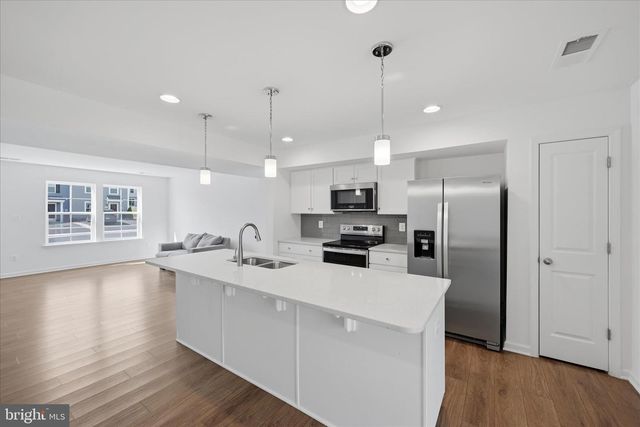 32 PITCH PINE CT, Bunker Hill, WV 25413