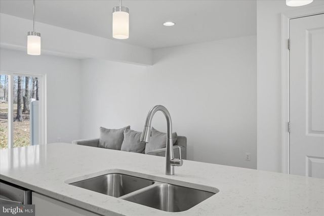 32 PITCH PINE CT, Bunker Hill, WV 25413