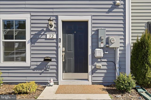 32 PITCH PINE CT, Bunker Hill, WV 25413