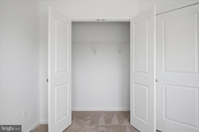 32 PITCH PINE CT, Bunker Hill, WV 25413