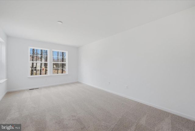 32 PITCH PINE CT, Bunker Hill, WV 25413