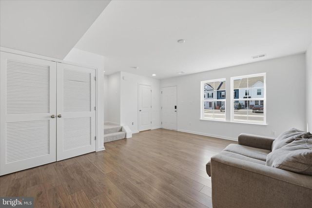 32 PITCH PINE CT, Bunker Hill, WV 25413