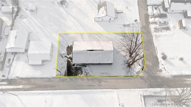 982 N Third Street, Austin, IN 47102