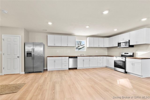 982 N Third Street, Austin, IN 47102