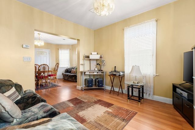 50 Pratt Ave, Somerset, MA 02726