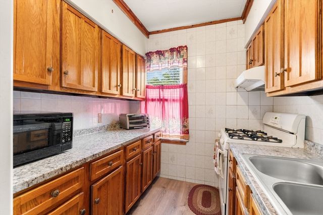 50 Pratt Ave, Somerset, MA 02726