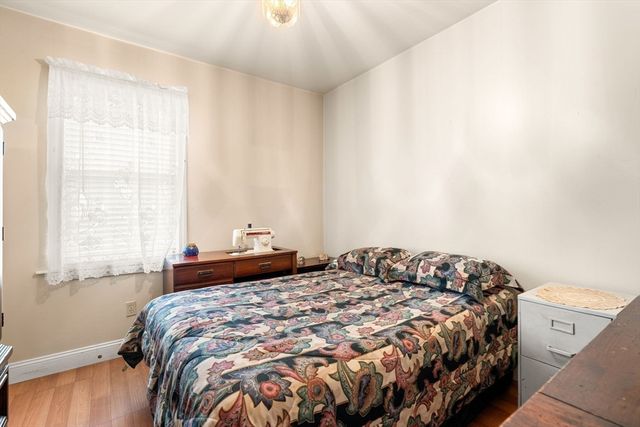 50 Pratt Ave, Somerset, MA 02726