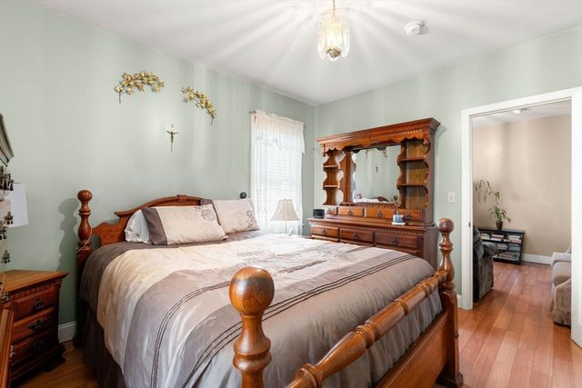 50 Pratt Ave, Somerset, MA 02726