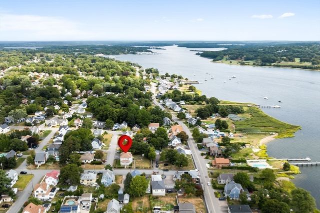 50 Pratt Ave, Somerset, MA 02726